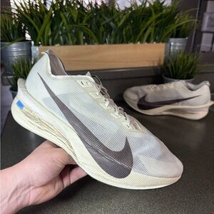 Nike Athletic Shoes in Cream and Black